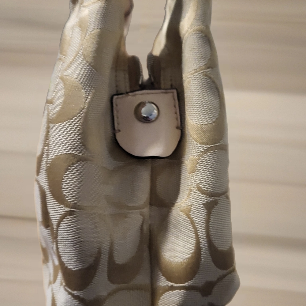 Coach Cream/Tan Lynn SoHo - Picture 6 of 11